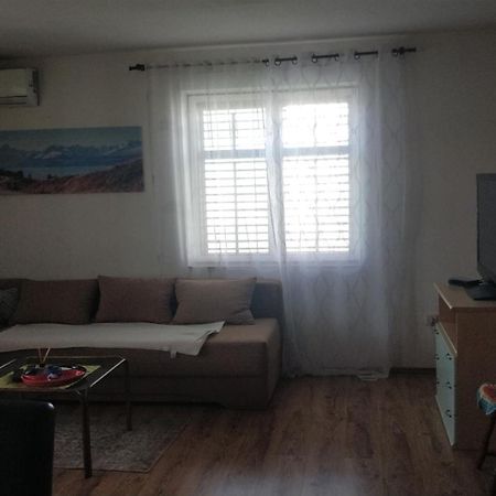 Vacation House Loreta Sveti Rok Экстерьер фото