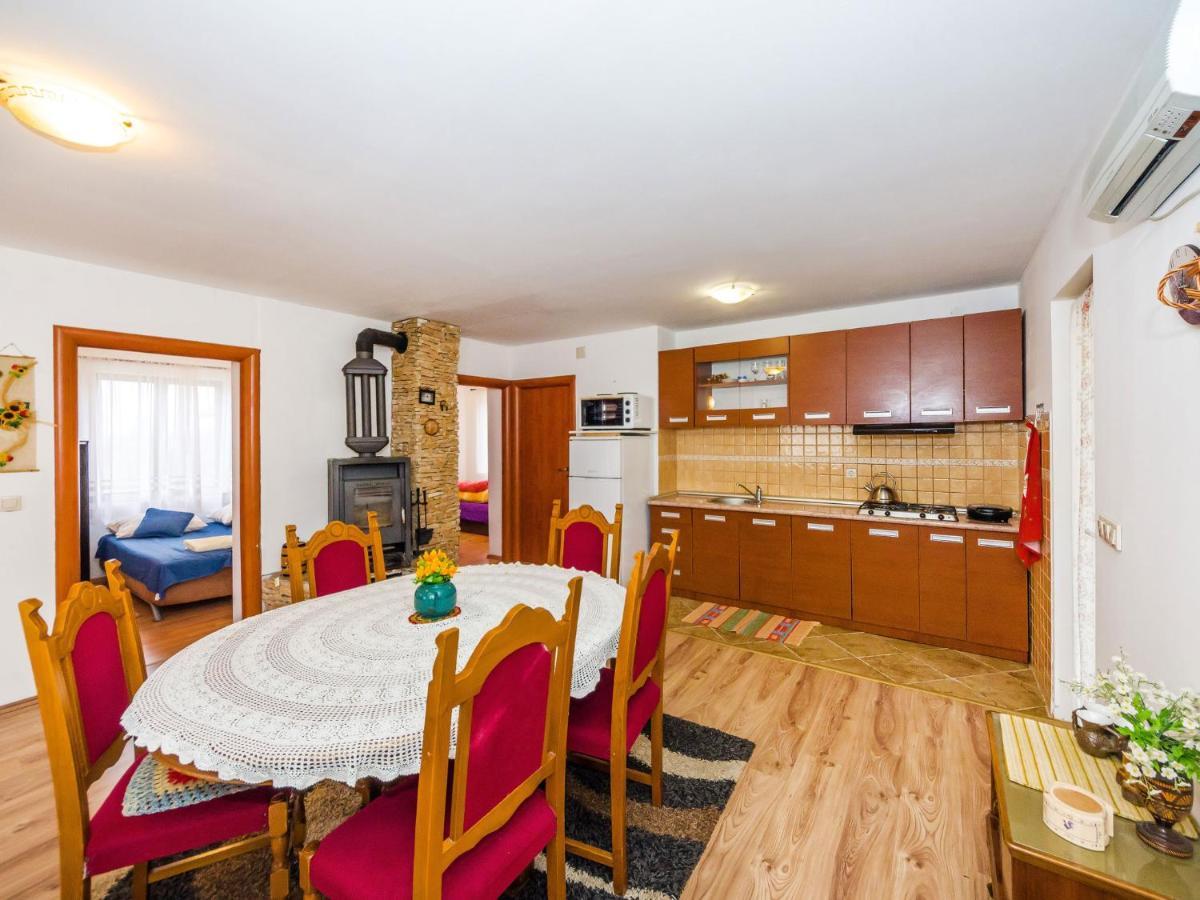 Vacation House Loreta Sveti Rok Экстерьер фото