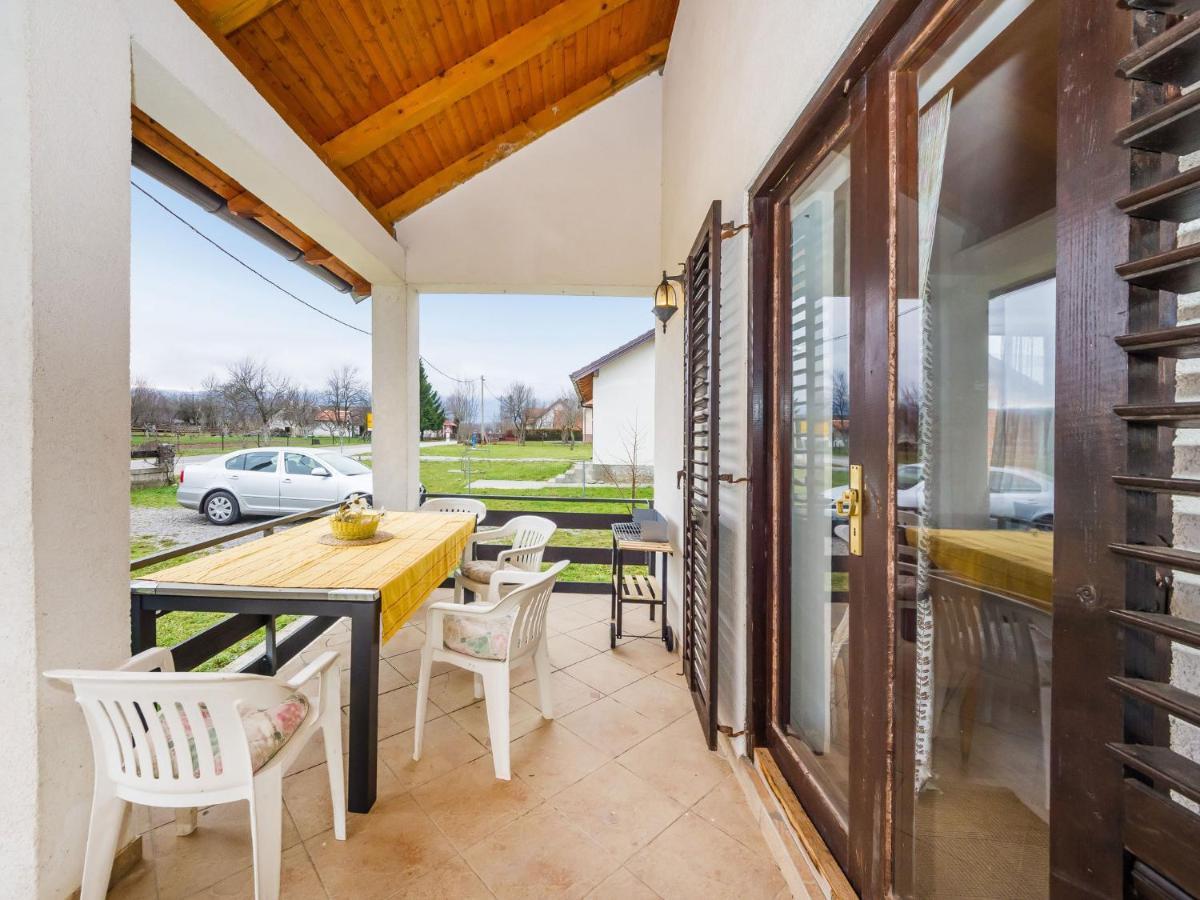 Vacation House Loreta Sveti Rok Экстерьер фото