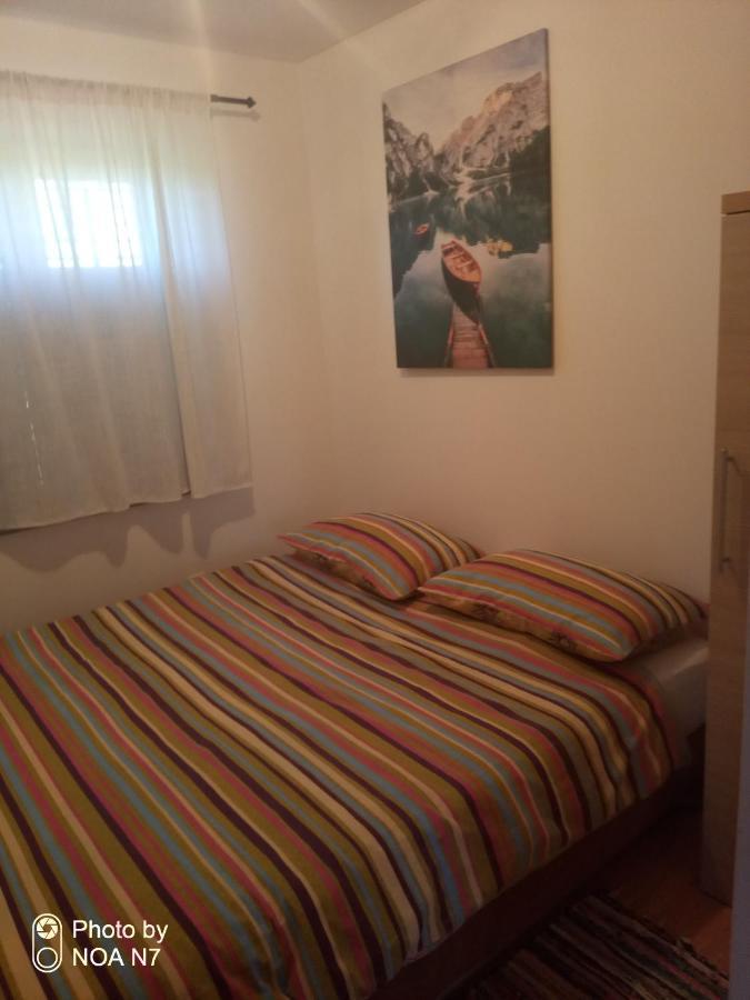 Vacation House Loreta Sveti Rok Экстерьер фото